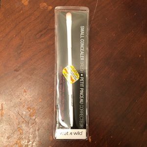 Free new Makeup Brush